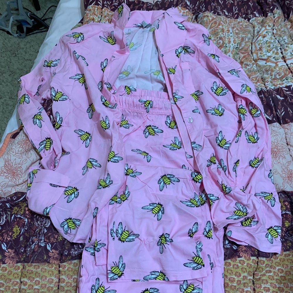 Bee print pajama set